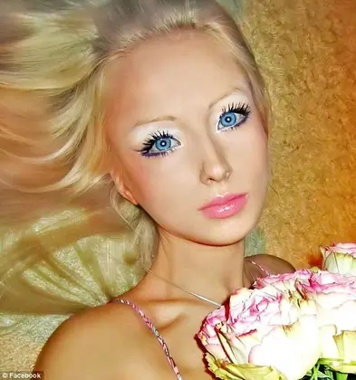 International Business Times: Ukrainian Valeria Lukyanova uses plastic surgery to become barbie