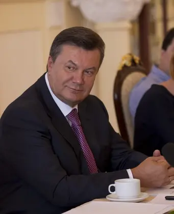 Yanukovych signs contentious Russian language law into force