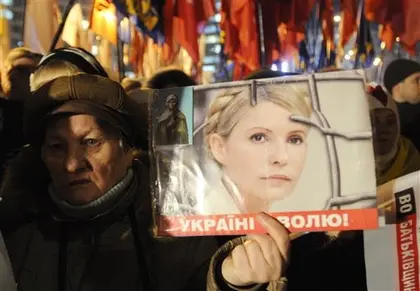 Tymoshenko to decide whether to continue hunger strike