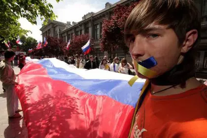 Poll: Over half of Ukrainians against granting official status to Russian language