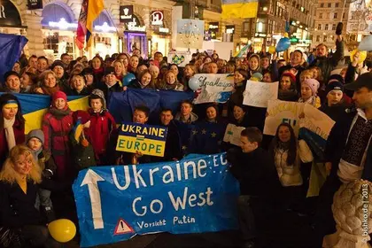 Ukrainians find help abroad in their struggles (updated)