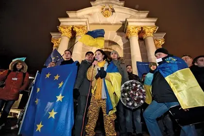 Musicians liven up EuroMaidan stage