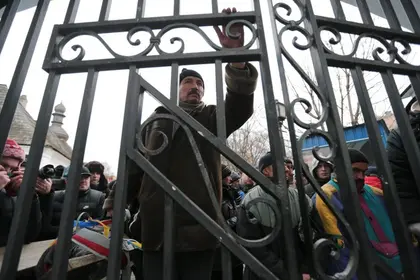 Police attack on Kyiv’s EuroMaidan demonstrators draws international outrage (UPDATES)