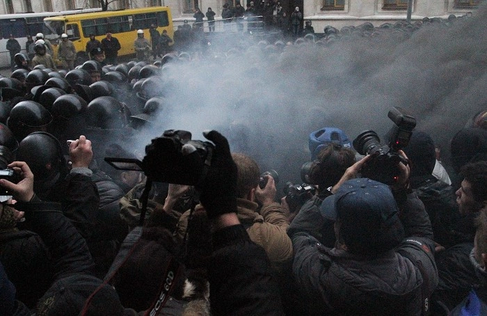 Police say over 300 radicals led attack on president’s office