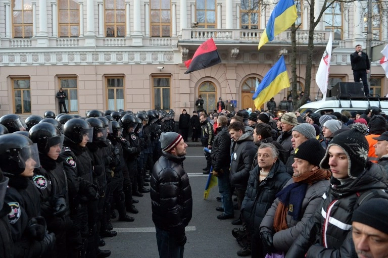 US Sen. John McCain: ‘The eyes of the world are on Ukraine’