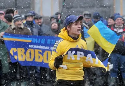 Crimean parliament bans Svoboda’s activities, symbols