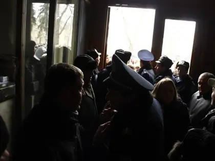 Protestors pledge to partially vacate Lviv regional government building