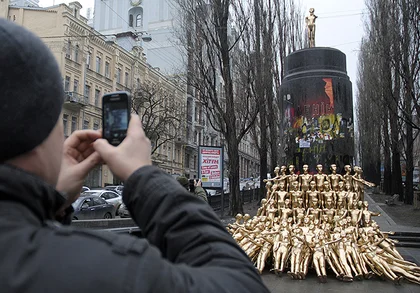 Mannequins placed in Lenin’s old spot