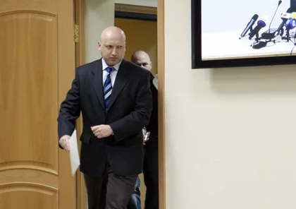 Turchynov stops referendum in Crimea