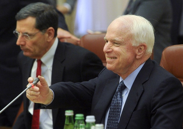 McCain, Durbin urge Obama to send weapons to Ukraine