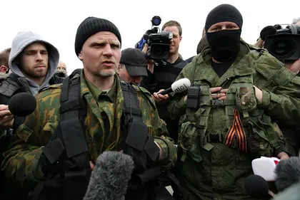 Wall Street Journal: Pro-Russian militia overruns Ukraine base in Crimea