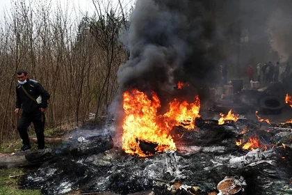 Armed, pro-Russian separatists lay siege to Donetsk Oblast; at least three dead (VIDEOS, UPDATES)