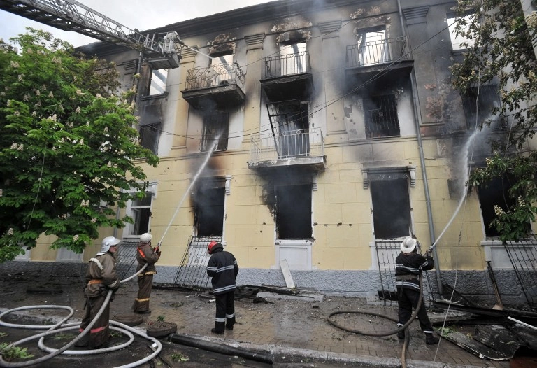 Avakov says 21 dead in Mariupol after clashes between police and separatists on Victory Day (VIDEO)