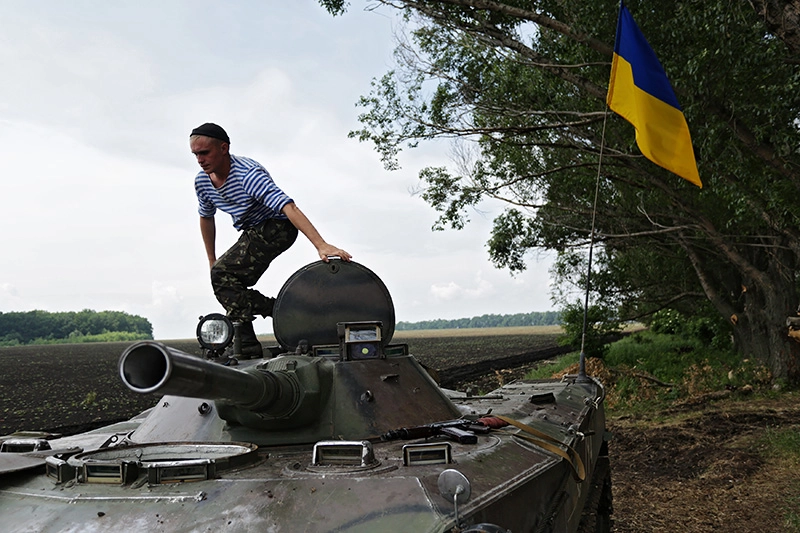 Ukraine government edging closer to martial law declaration in restive east