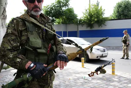 Civilians killed as Ukrainian forces tighten noose on rebels in Donetsk