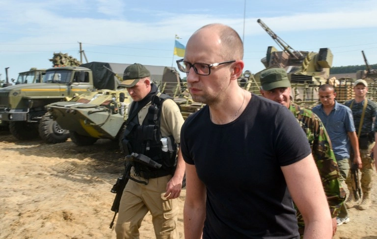 Yatsenyuk resigns as parliament elections likely to be held in fall