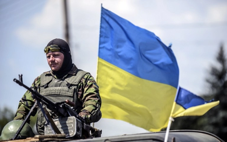 Donetsk faces threat of urban warfare as Ukrainian forces move to encircle city