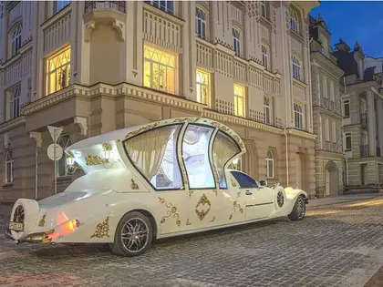 Lifestyle Blog: Modern day version of Cinderella’s carriage found in Kyiv