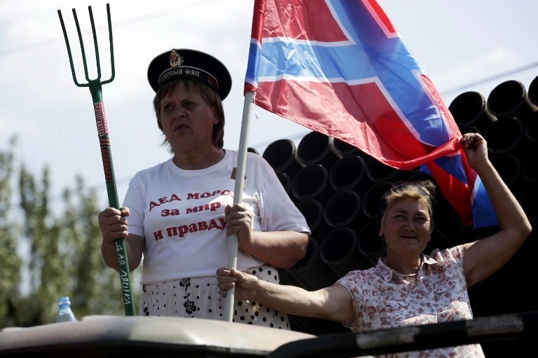 Kremlin-backed rebels form Novorossiya army