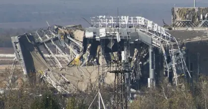 ‘Cyborgs’ pledge to defend ruined Donetsk airport