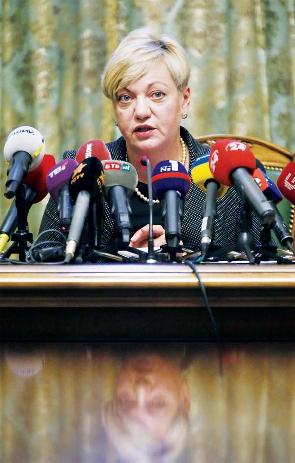 Central bank governor estimates real GDP decline in Ukraine in 2014 at 7.5% amid double devaluation