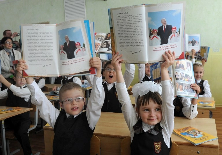 Belarus to de-Russify schools, ready to defend against invasion