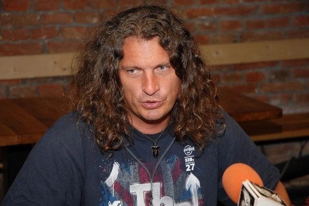 Ukrainian pop star dies in car accident