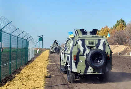 ​Ukraine shuts down border posts with Russia