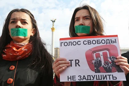 Crimean Tatar TV channel faces shutdown on April 1