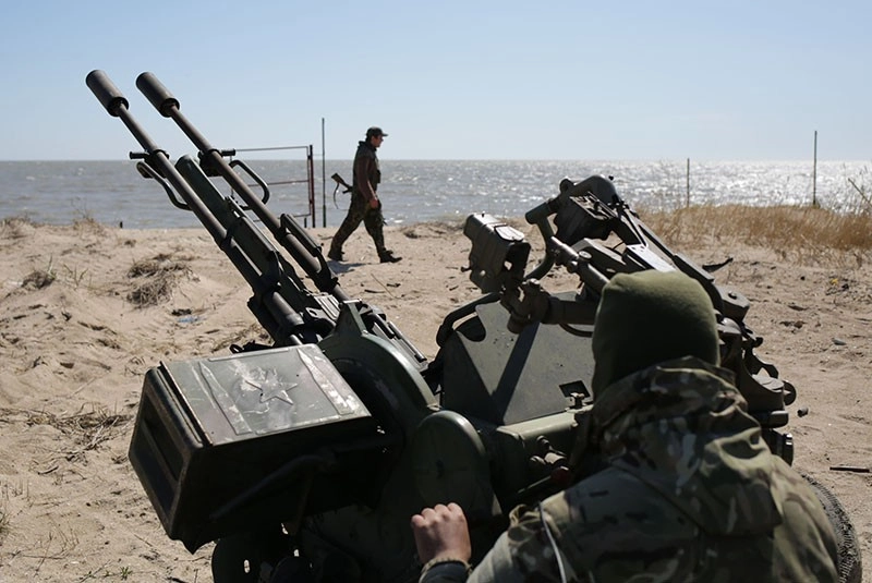 War Heats Up Near Mariupol