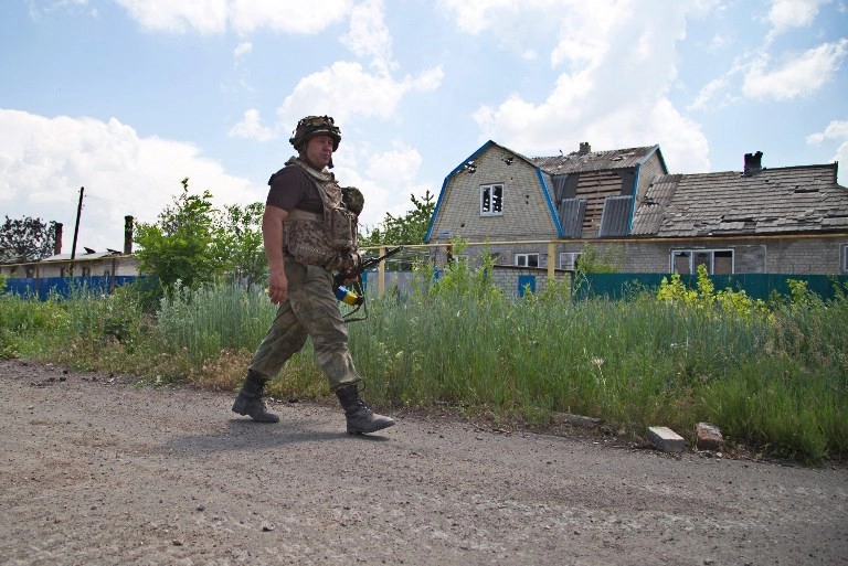 Poroshenko says local elections in Ukraine will be held on Oct. 25, date on which they will be held in Donbas is hard to predict