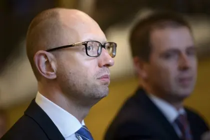 Yatsenyuk’s party drops in polls as scandals swirl around prime minister