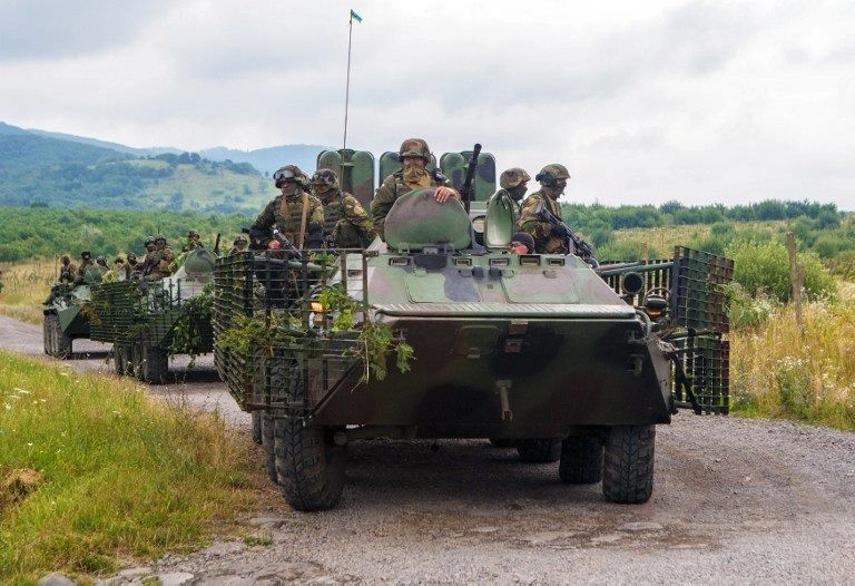 Ukraine’s security forces negotiating with holed up Right Sector fighters