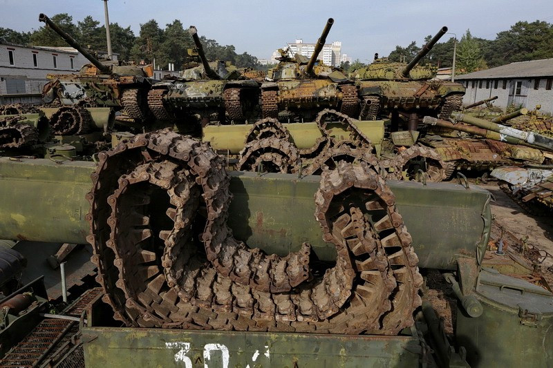 War machines arise from Kyiv's 'tank cemetery'