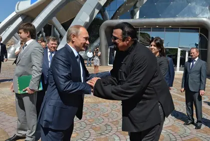 Voice of America: Putin gives actor Steven Seagal Russian citizenship