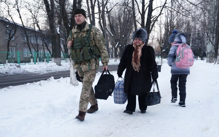 Bloomberg: Ukraine Starts Moving Civilians Out Of Town Where Fighting Rages