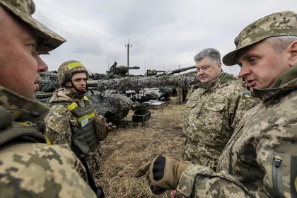 Poroshenko: Some 69 Ukrainian servicemen killed in Donbas in 2017