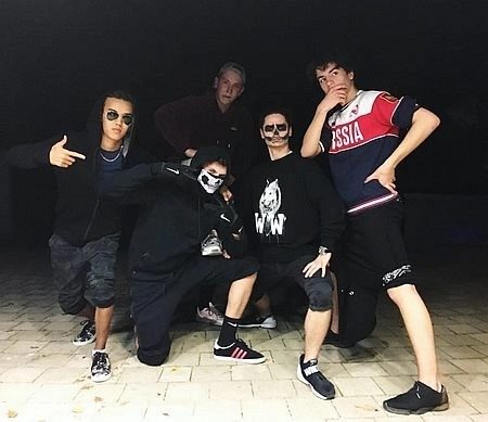 Poroshenko’s son spotted wearing patriotic Russian sweatshirt