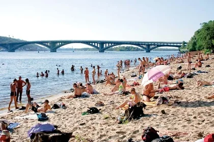 UNIAN: Swimming not allowed at all official beaches in Kyiv