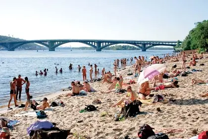 UNIAN: Swimming not allowed at all official beaches in Kyiv