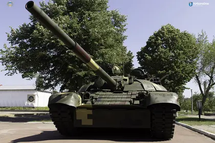 Ukraine rolls out upgraded T-72 tank