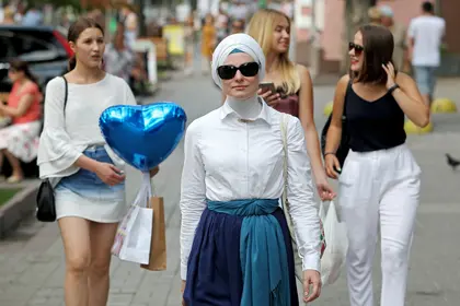 Hijab-wearing Muslim women still face prejudice in Kyiv