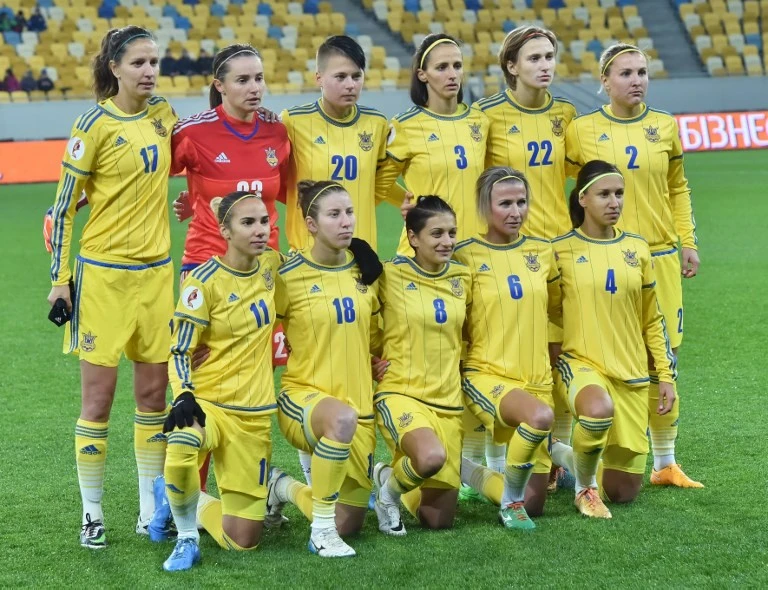 The Guardian: Home match – a young Ukrainian woman torn between football and family (VIDEO)