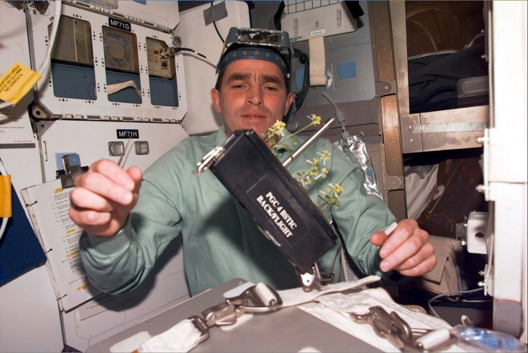 Ukraine’s first astronaut Leonid Kadenyuk dies at 67