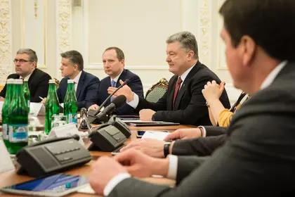 Poroshenko signs law on privatization, says Russian money will not be involved