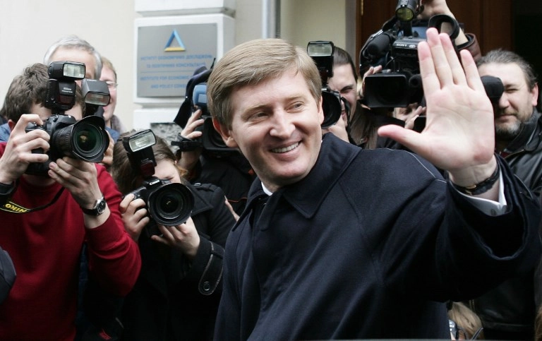 Court suspends renationalization of Ukrtelecom, still in hands of Akhmetov