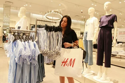 H&amp;M to open first store in Ukraine, announces date, location