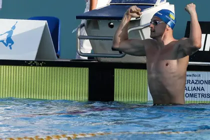 Ukrainian swimmer Govorov sets new world record