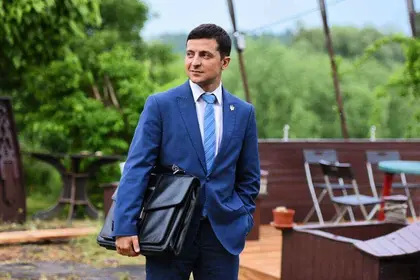 Zelensky names fighting corruption, raising investment as priorities