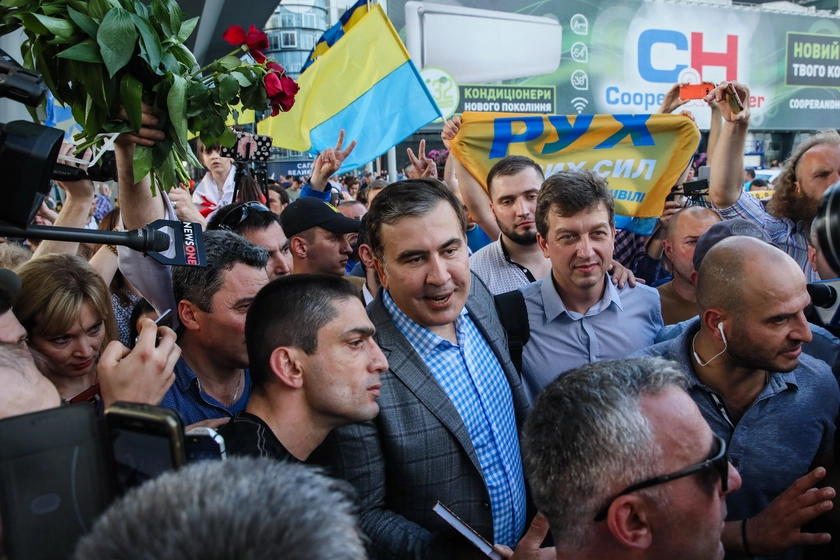 Saakashvili returns to Ukraine, says ‘I’m not looking for positions’